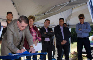 Prefeito Telmo Kirst assina termo de início de obras
