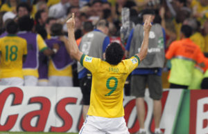 Com estilo gaúcho, Brasil é tetra