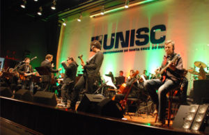 Homenagem ao rock lota Auditório da Unisc