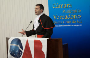 Ex-Presidentes e advogados são homenageados