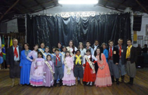 CTG Lanceiros tem novas prendas e peões