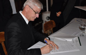 Estado assina convênio com APL da região