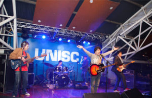 George Israel esbanja carisma em Santa Cruz