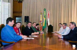 Prefeito recebe proposta para reformulação da Agersant