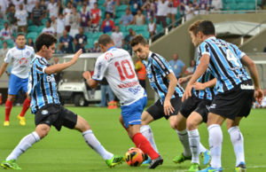 Dupla Gre-Nal enfrenta os líderes
