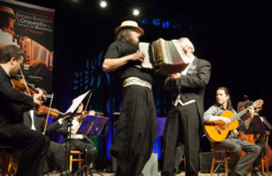 Renato Borghetti e orquestra encantam santa-cruzenses