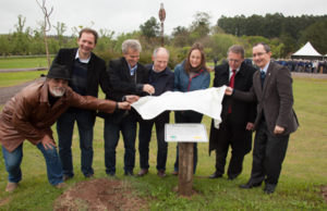 Souza Cruz inaugura bosque em homenagem a Lutzenberger