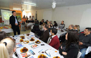 O papel da liderança foi o tema em debate no Café ACI