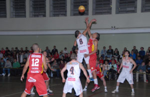 Basquete: Cosseno vence a primeira no Estadual