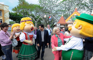 Senadora Ana Amélia Lemos visita Oktoberfest