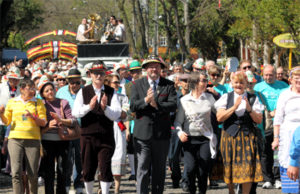 Maturidade Ativa atrai mais de 20 mil pessoas na Oktoberfest