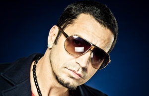 Festa na Arena de Shows com Latino