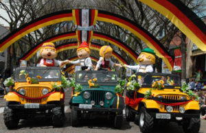 Desfile Temático da 29ª Oktoberfest ilustra a cultura germânica