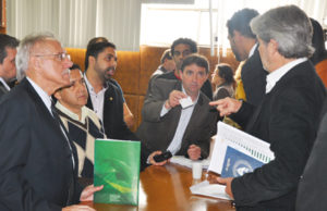 Falta de diálogo entre governo federal e cadeia produtiva é apontada em reunião