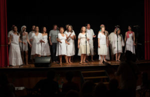 Canto, poesia, teatro e dança no Camarim