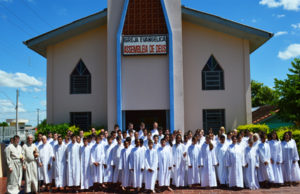 Assembleia de Deus finaliza o ano com batismo coletivo