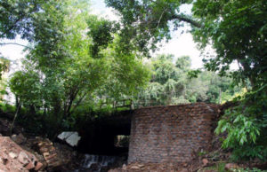 Prefeitura conserta ponte no Bairro Margarida