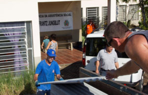 Prefeitura distribui materiais para casas atingidas no temporal