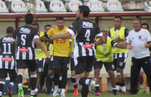 Galo larga à frente no campeonato