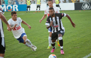 Galo busca vaga em casa
