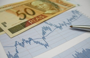 Economia | Mercado financeiro projeta inflação de 5,68% em 2025