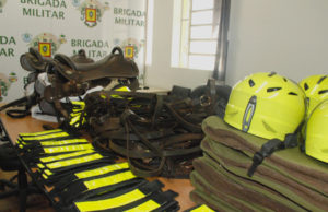 Policiamento Montado da Brigada Militar recebe equipamentos