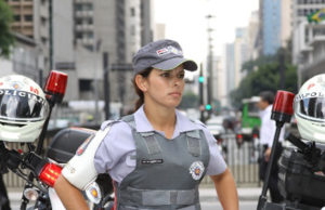 Câmara aprova aposentadoria especial para mulher policial