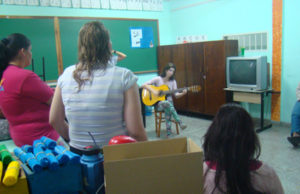 Projeto leva dança e música para detentas do Presídio