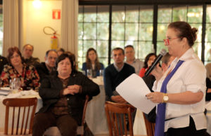 Membros da Apesc participam de reunião-almoço