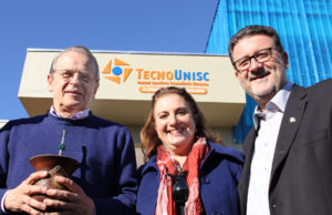 Tarso Genro visita unidades do TecnoUnisc