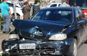 Carro que tinha bebê colide na Venâncio