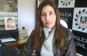 Delegada Lisandra recebe Troféu Mulher Cidadã