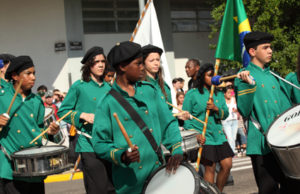 Desfile marca fim das celebrações