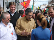 Candidato ao Senado, Olívio Dutra visita Santa Cruz