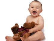 Ser criança é sorrir e fazer os outros sorrirem