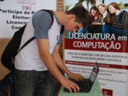 Software simula urna eletrônica