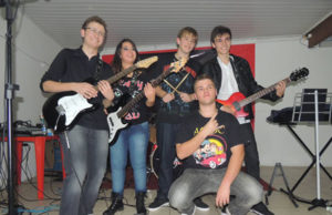 Banda Shairs toca amanhã no Camarim