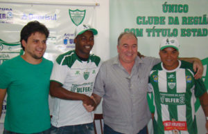 Irmão de Diego Tardelli é contratado pelo Avenida