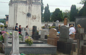 Homenagens aos entes queridos no Dia de Finados