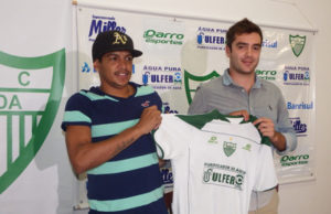 Avenida apresenta atacante Fumaça, ex-Coritiba