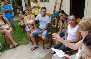 Prefeitura apresenta proposta para realocar famílias em área de risco