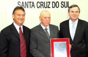 Vereadores homenageiam Eguidio João Assmann