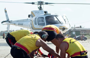 Salvamento de helicóptero é realizado
