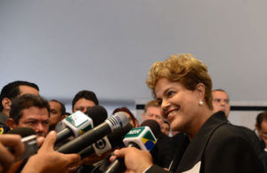 Dilma defende correção de 4,5% da tabela do imposto de renda