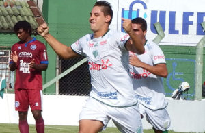 Avenida vence Caxias na estreia de Alfinete