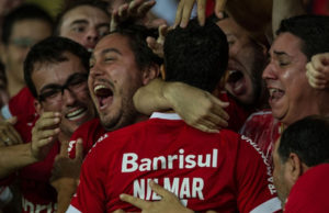 No peito e na raça, Inter busca virada contra o Emelec