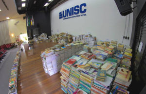 Trote solidário contribui para criação de biblioteca