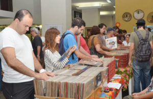 1ª Feira de Vinis acontece amanhã no Banho Maria