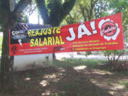 Trabalhadores do setor de mercados fazem manifestação