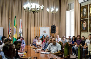 Prefeitura lança medidas de ajuste para não fechar as contas no vermelho